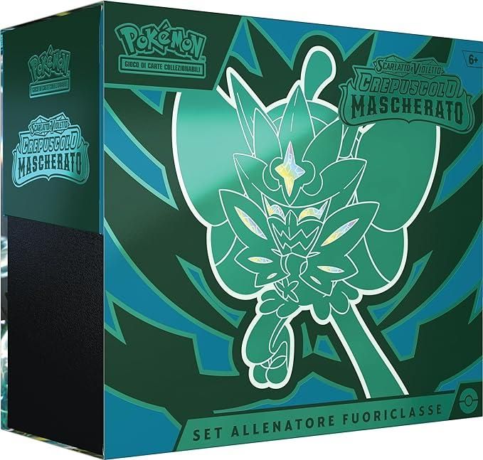 Set Allenatore Fuoriclasse dell`espans. Scarlatto e Violetto - Crepuscolo Mascherato del GCC Pokemon (1 carta promoz. di Ogerpon Maschera Turchese, 9 buste di espans. e accessori premium), italiano