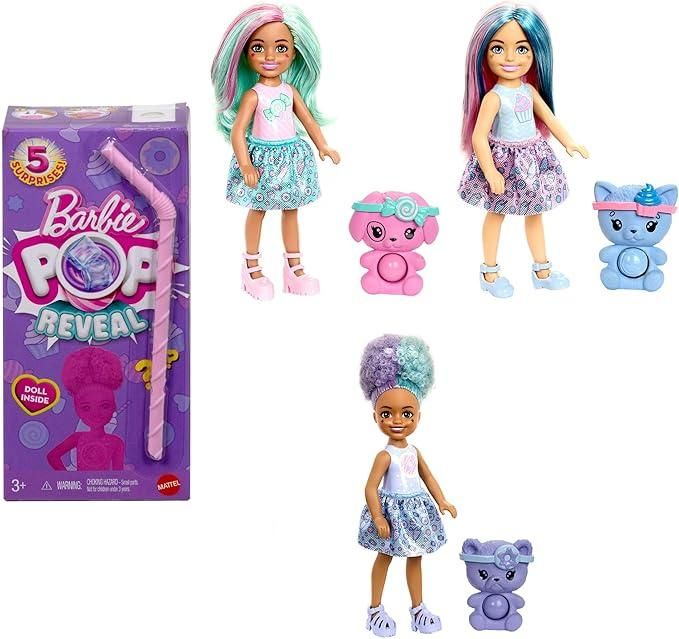 Barbie - Chelsea Pop Reveal Serie Dolcetti, mini bambola profumata con 5 sorprese, cucciolo interattivo ed effetto cambia colore inclusi, giocattolo per bambini, Mattel,Eta 3+