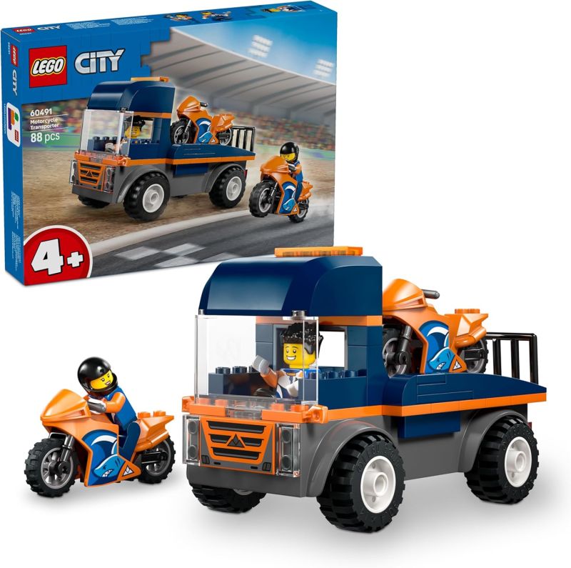 LEGO City Trasportatore di Moto - Giocattolo per lo Sviluppo della Motricita Fine con Camion, 2 Motociclette, 2 Minifigure, Rampa e Accessori , Eta 4+