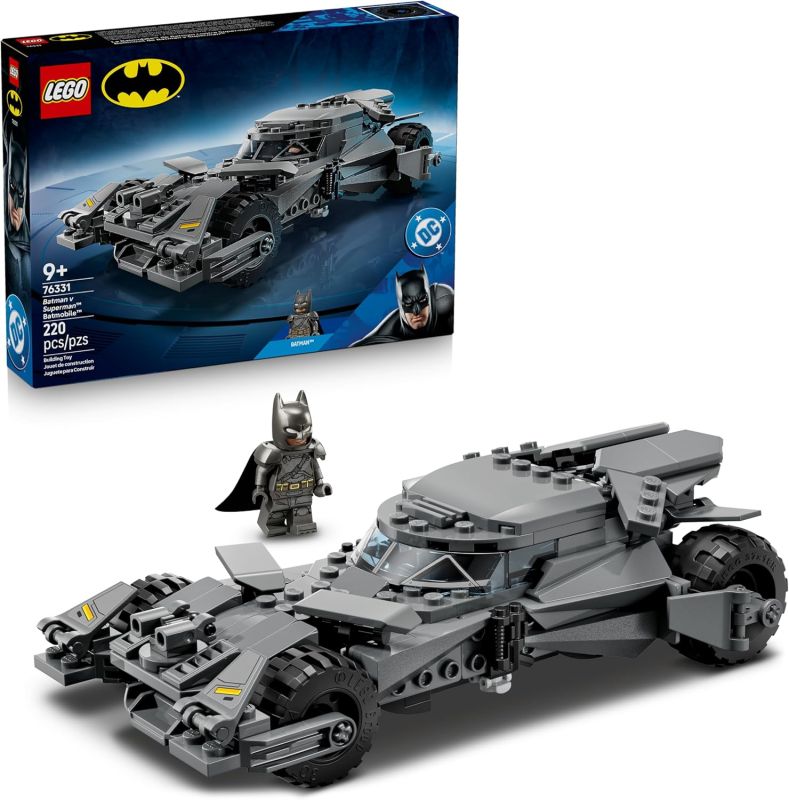 LEGO DC Batman v Superman Batmobile - Macchina Giocattolo - Kit Modellismo da Collezione con Minifigure del Supereroe, Eta 9+