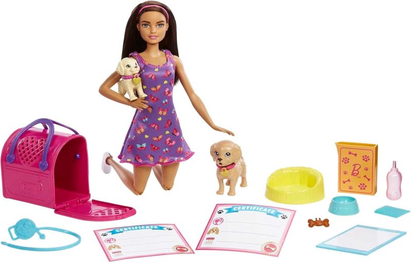 Barbie - Cuccioli Adottati Playset con bambola castana vestita di viola, 2 cuccioli, animale e tappetino per la pipi cambia colore, trasportino e 10 accessori, Mattel,Eta 3+