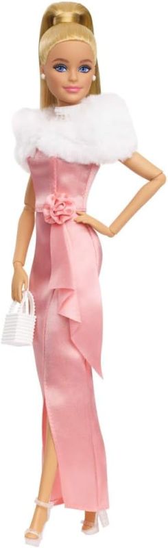 Barbie Enchanted Evening Fashion Doll in abito rosa, Mattel Replay The Classics Collection, Eta 3+