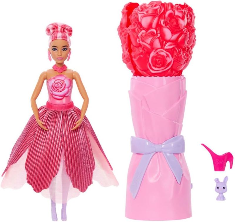 Barbie Petal Pop, bambola profumata con abito rosa e accessori, sorpresa bouquet con coniglietto e accessori come annaffiatoio, collana e orecchini,Mattel,Eta 3+