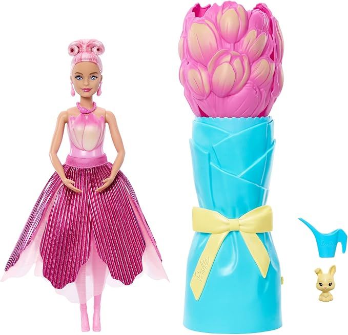 Barbie Petal Pop, bambola profumata con abito tulipano rosa e accessori, sorpresa bouquet con coniglietto e accessori come annaffiatoio, collana e orecchini,Mttel, Eta 3+