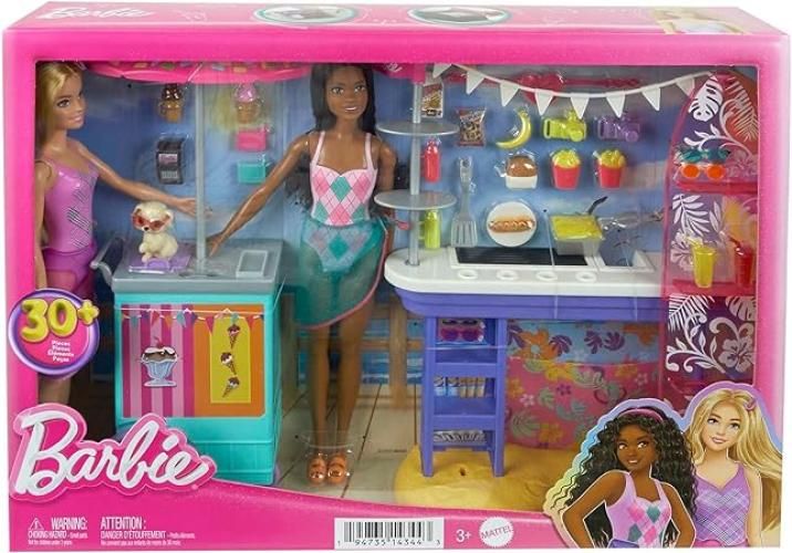 Barbie - Passerella sulla Spiaggia, playset con Bambole Brooklyn e Malibu, Un chiosco, Un Punto di ristoro, Un Cucciolo e 30+ Accessori Inclusi, Giocattolo per Bambini, 3+ Anni, HNK99